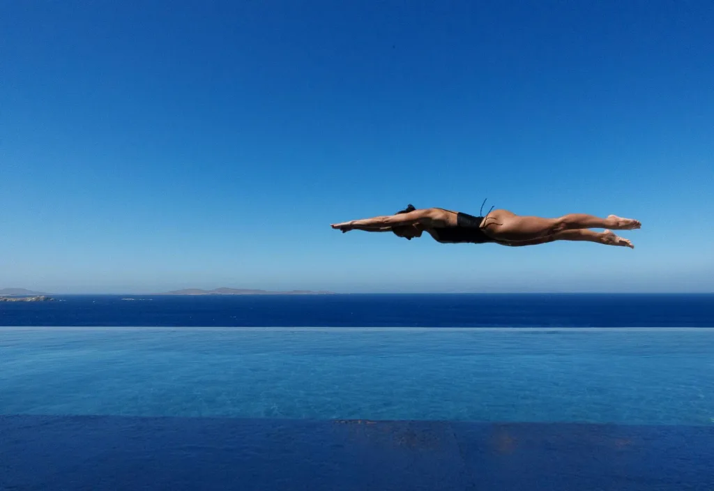 mykonos-riviera-hotel-pool-diver